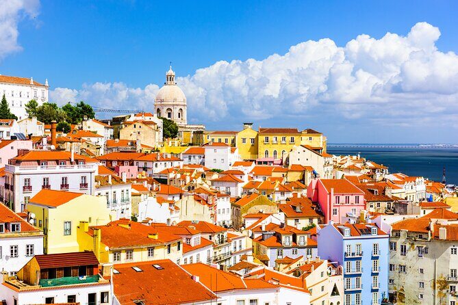 Sintra & Lisbon Highlights, Small-group tour - Hotel pickup, timing, and why the morning feels calm