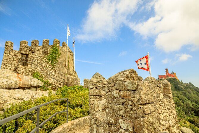 Sintra: Moorish Castle Entrance E-Ticket with Audio Guide - Ticketing logistics around long queues (and how to avoid stress)
