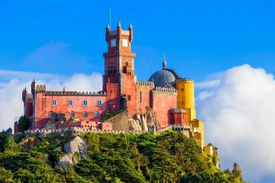 Sintra: Official Public Bus Transport: All Palaces & Castles - What You Actually Get to See (Transport Covers the Travel, Not the Doors)