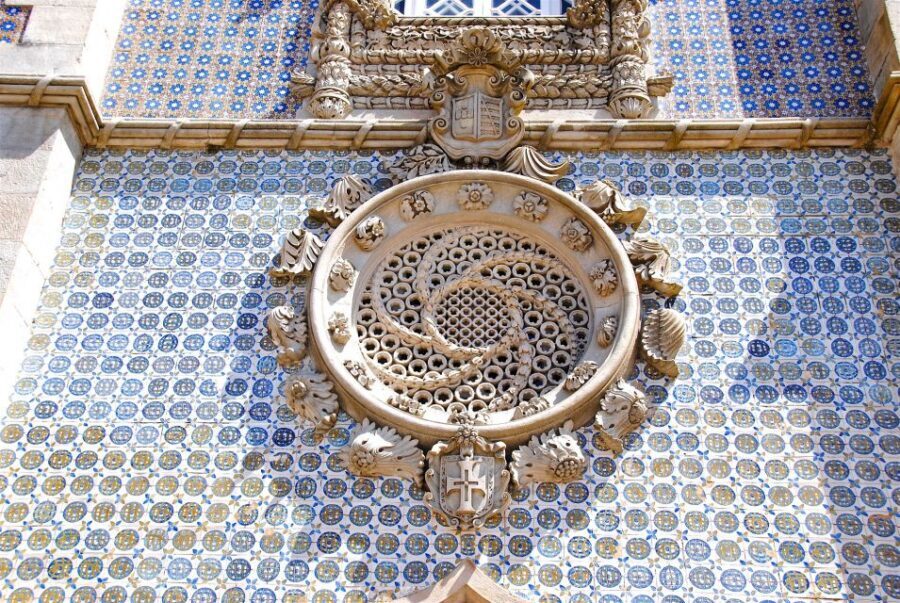 Sintra Palaces and Cascais Magical Experience Private Tour - Choosing Your Main Monument: Palácio da Pena or Quinta da Regaleira