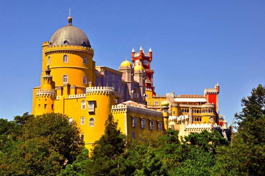 Sintra, Pena, Belém, Cascais & Lisbon Small Group Tour - Belém panoramic tour: Monuments first, then Jerónimos and Pastéis
