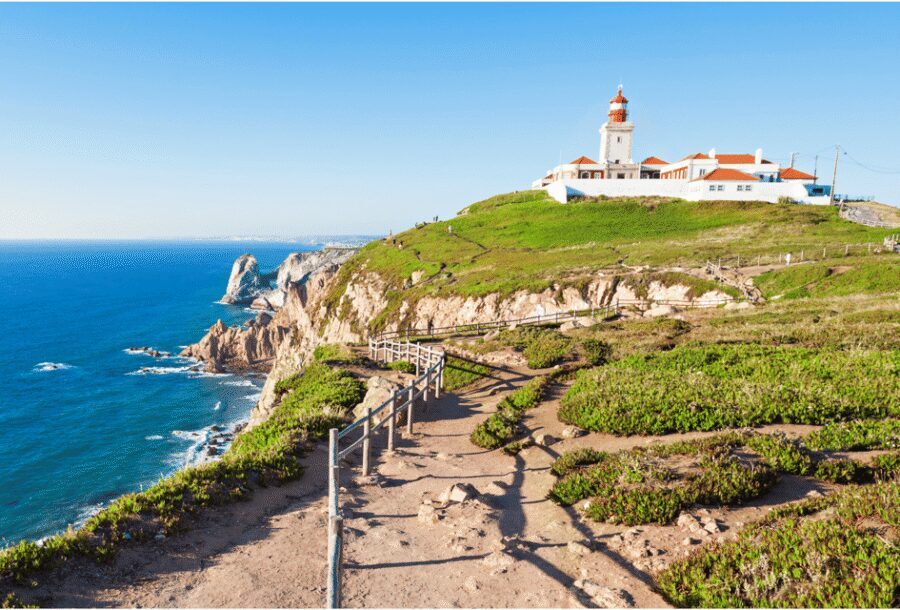 Sintra: Pena Palace, Quinta da Regaleira, Cabo da Roca and Cascais - Sintra in one guided sweep plus lunch time