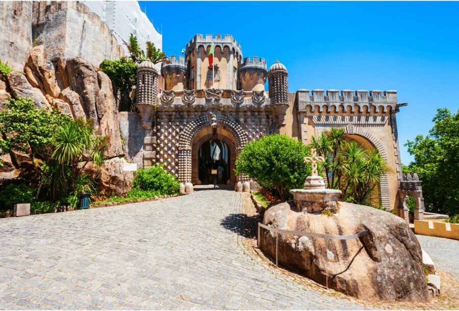 Sintra: Pena Palace, Quinta da Regaleira, Cabo da Roca and Cascais - Boca do Inferno and Cascais: quick stops with real atmosphere