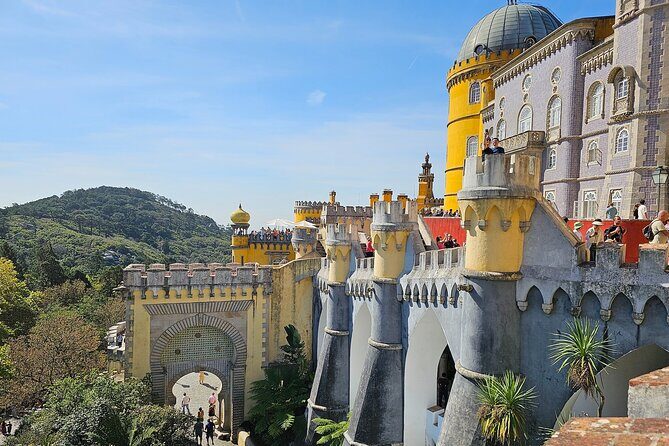 Sintra, Pena Palace, Quinta da Regaleira & Cascais Group Tour - Sintra village free time: where to spend an hour without overplanning