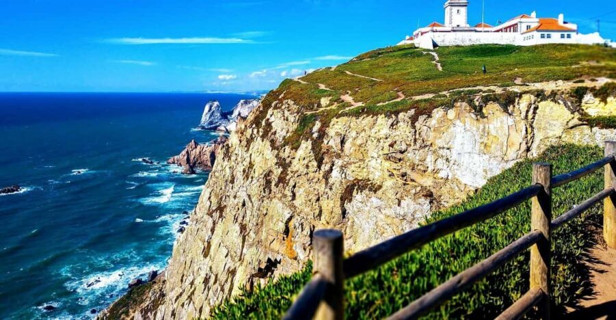 Sintra Polski Przewodnik+Pena Palce + Cabo da Roca + Cascais - Guincho Beach Photo Stop: Quick Scenery, Big Attitude
