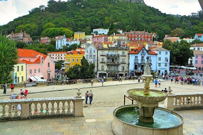 Sintra Small Group Full Day Guided Tour - The guide factor: humor, safety, and getting practical help