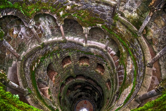 Sintra Small-Group Tour: Let the Fairy Tale Begin with Pick Up - Sintra National Park Stops: Palaces, Chalets, and the Moorish Castle
