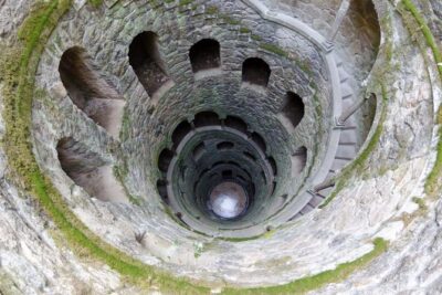 Sintra Tour: Luxury Van, Lisbon Pick-up & Drop-off - Breakfast travesseiro and the intro drive into Portuguese history