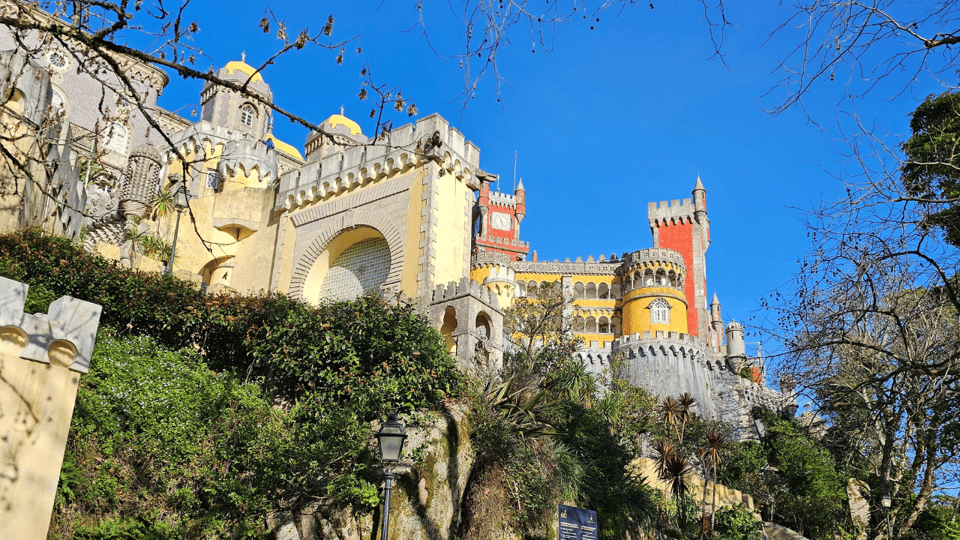 Sintra Tour w/ Pena Palace, Cascais & Cabo Roca, FROM LISBON - Lunch reality: plan for food on the move