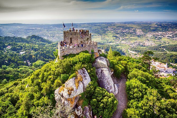 Sintra Tour with Pena Palace and Monserrate Palace- Private Tour - Stop 3: Centro Histórico, lunch time, and the sweet you should try