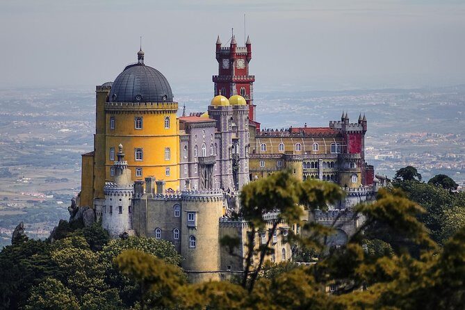Sintra Walking Tour - The Portuguese Fairytale - City Hall, Fonte Mourisca, and Anjos Teixeira: the free stops that add soul