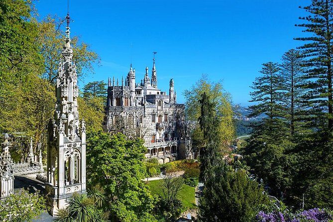 Sintra World Heritage and Cascais Village Private Deluxe Tour - Sintra’s Centro Histórico: a free hour that helps you understand the place