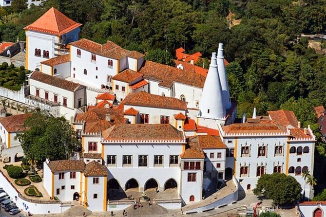 Sintra,Palácio da Pena,Quinta da Regaleira and Cascais - Lunch in Sintra: how to use the free time without losing the day