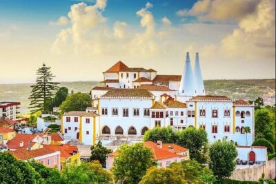 Small Group Tour to Pena Palace , Sintra , Regaleira and Cascais - Pickup and timing: what your 7:30 am start really means